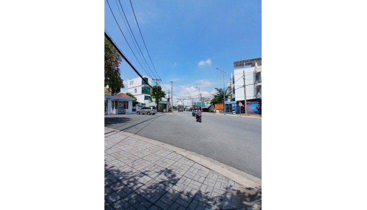 Bán Nhà: Hot!! Nhà Mặt Tiền Huỳnh Thị Hai 72 m2, chỉ 6,3  tỷ, Sát bên UBND Phường, KDC Sầm Uất
